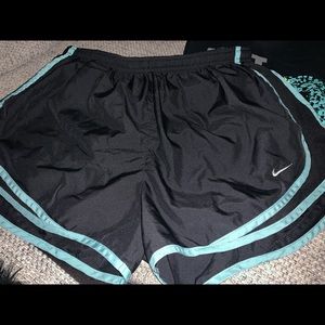 Nike outfit! Dry fit shorts size large! Top Xl fits like a large!